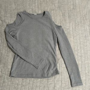 off the shoulders basic grey top